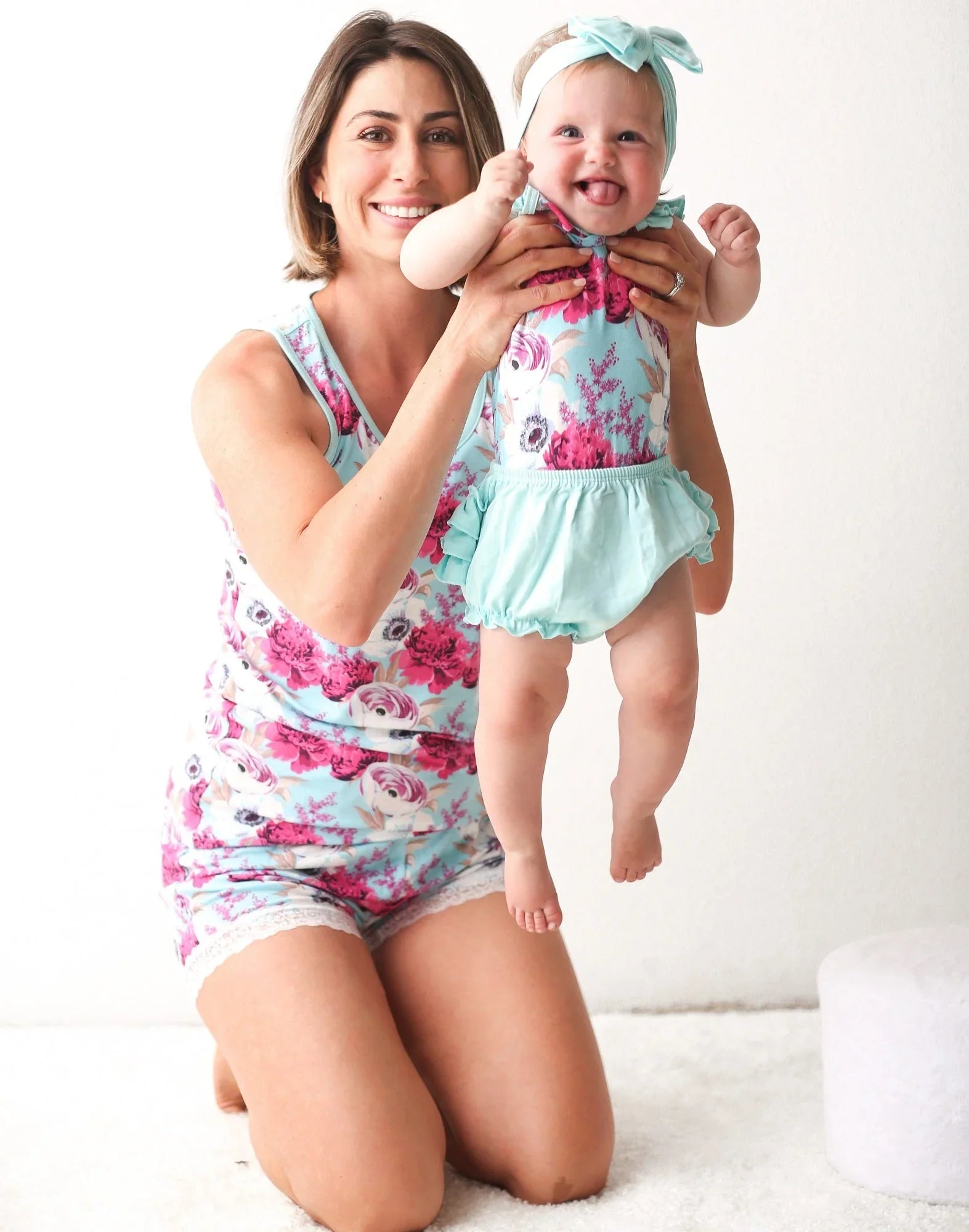 Bestaroo - Floral Magenta Aqua Splash Women's Short Loungewear