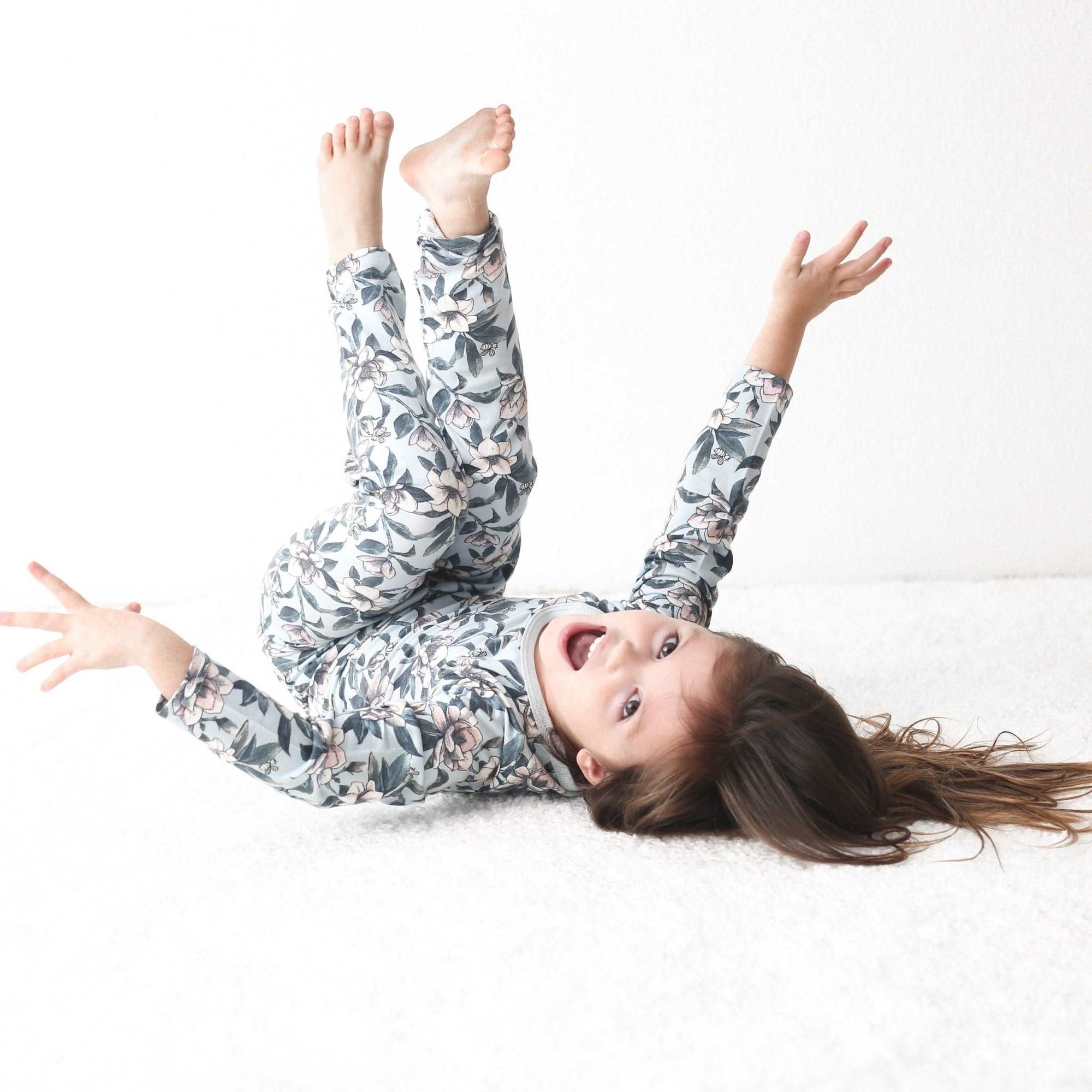 Bestaroo - Buzzing Floral Pajamas