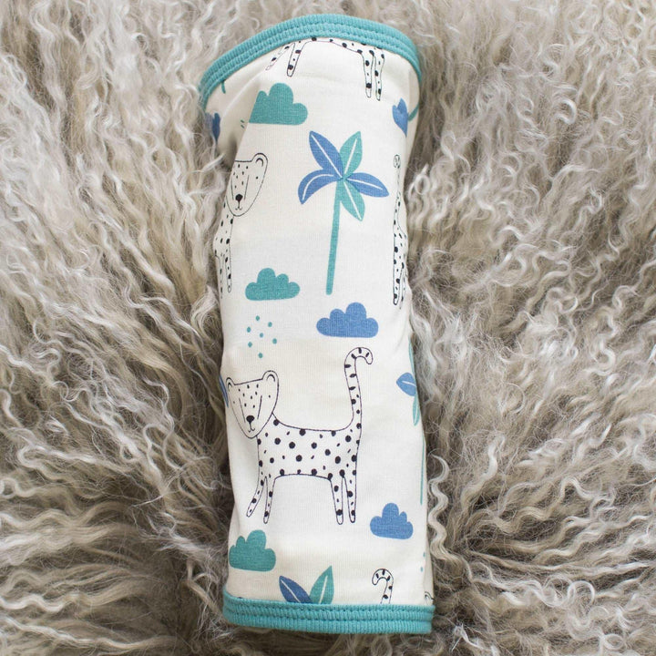 Bestaroo - Bamboo - Cheetah White Swaddle