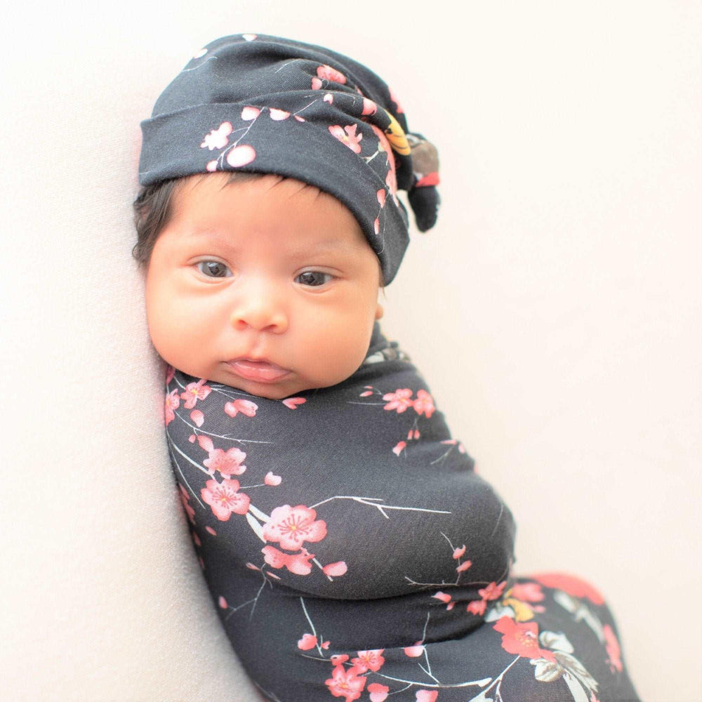 Bestaroo - Bamboo - Cherry Blossom Black Swaddle