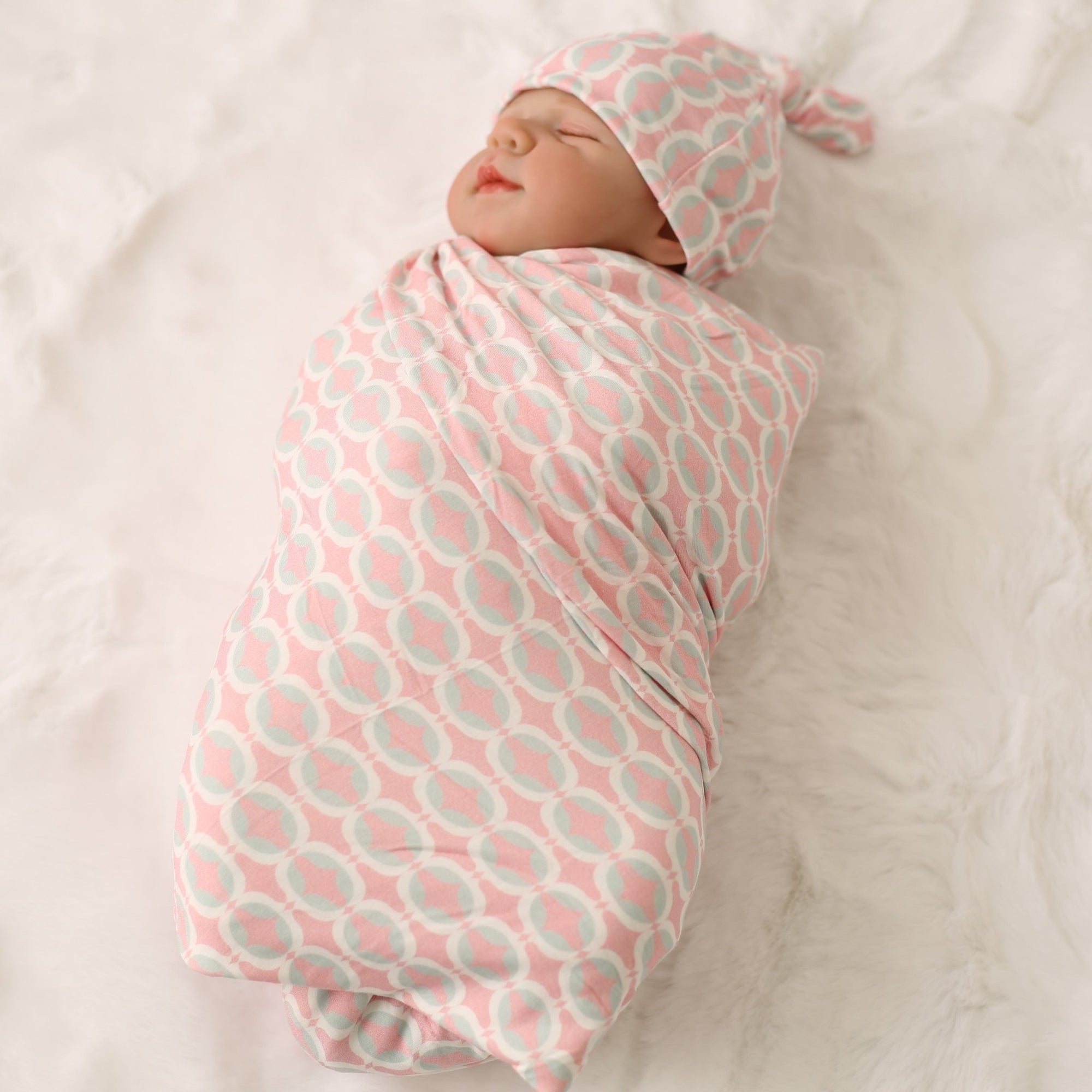 Bestaroo - Bamboo - Lemonade Clouds Swaddle
