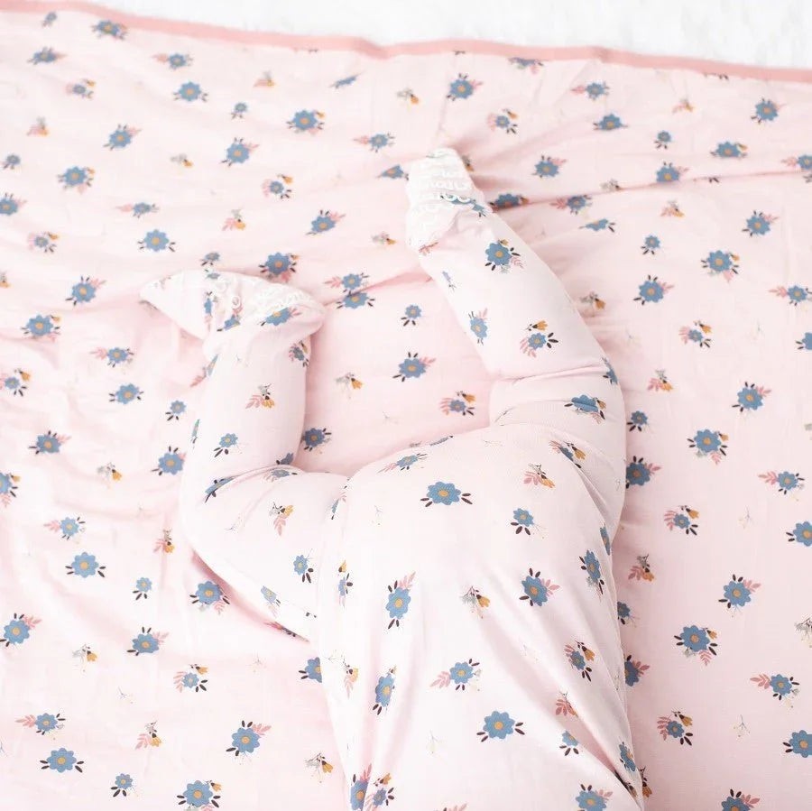 Bestaroo - Bamboo - Tiny Blooms Swaddle